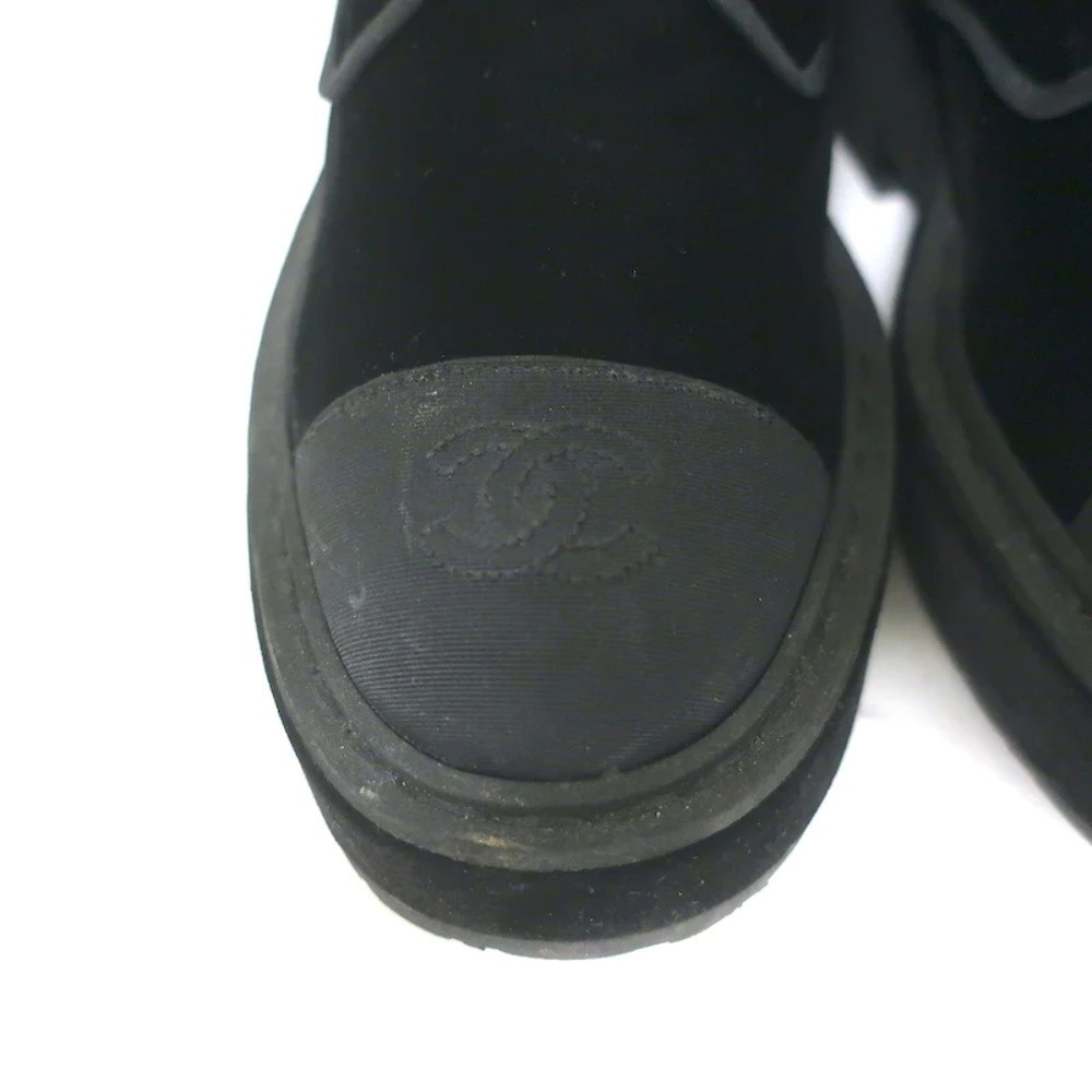 Chanel 17B CC Cap Toe Combat Boots Black Velvet Size 37.5 Lace-Up Ankle Boots - Picture 5 of 12